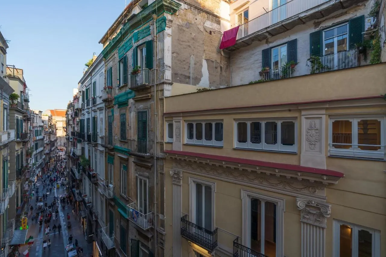 Skyhouse Chiaia Bed and Breakfast Napels 2*,  Italië
