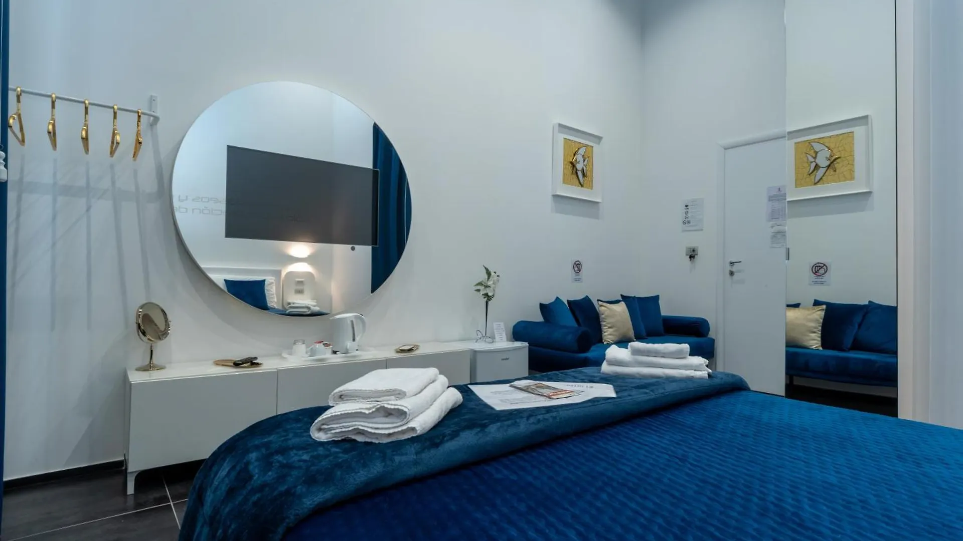 Skyhouse Chiaia Bed & Breakfast Naples