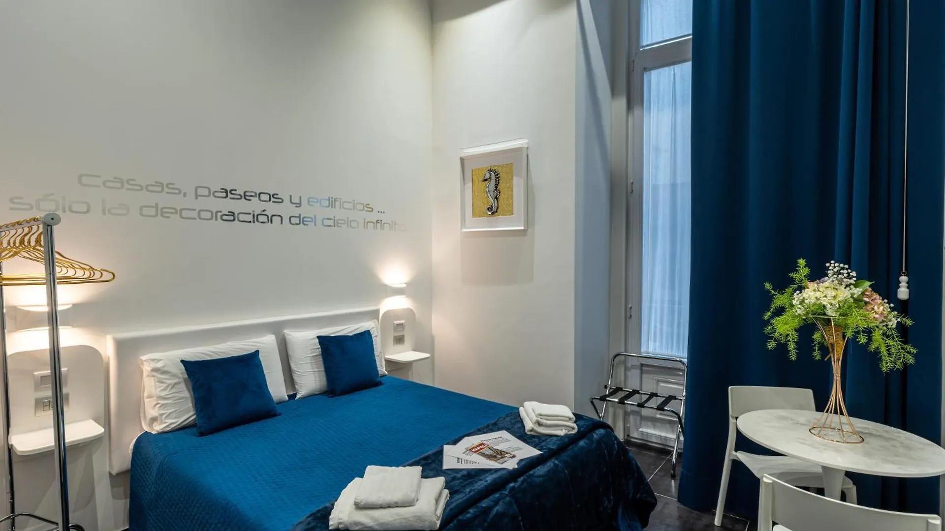 Skyhouse Chiaia Bed & Breakfast Naples 2*,  Italy
