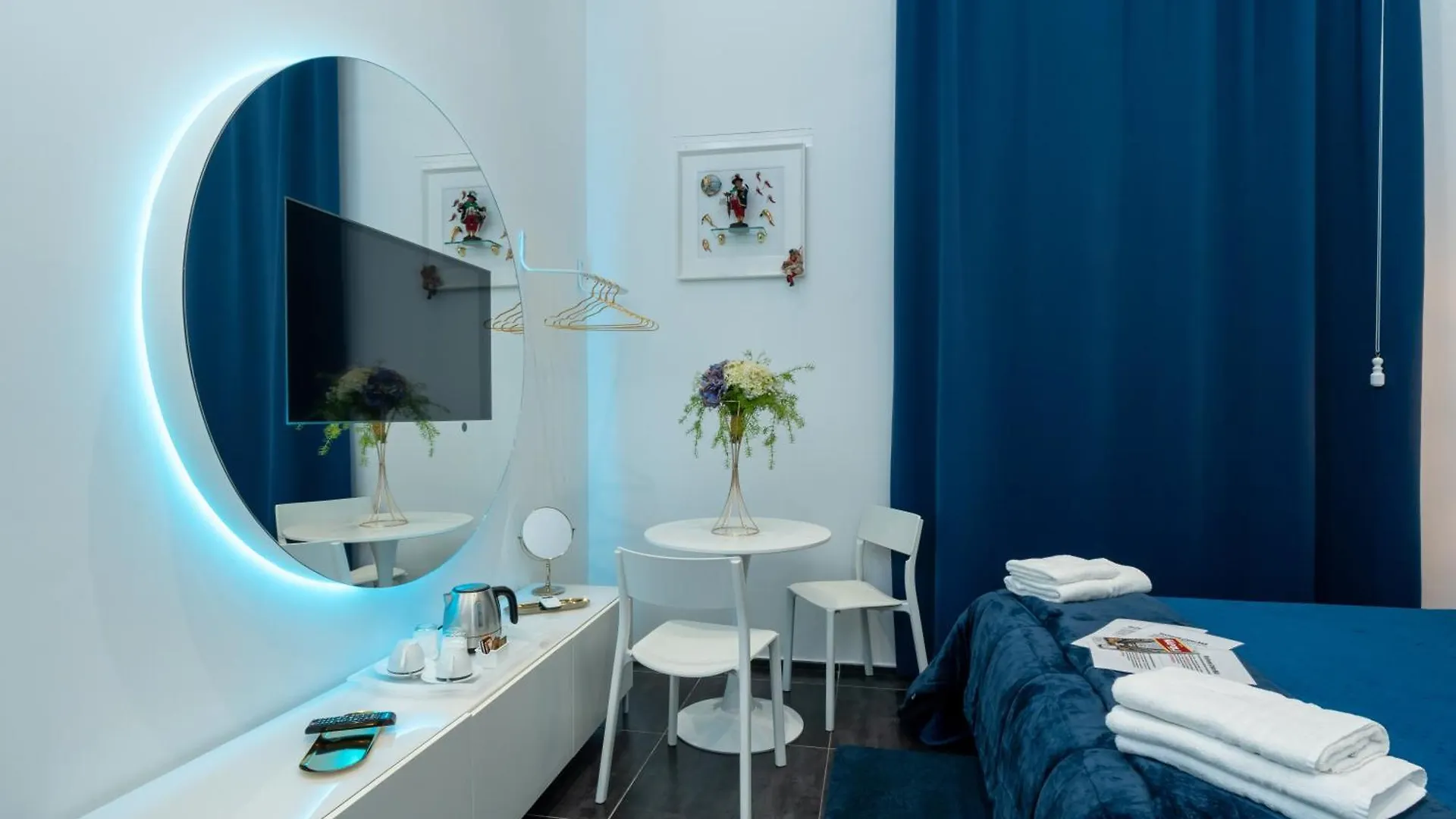 Skyhouse Chiaia Bed & Breakfast Naples