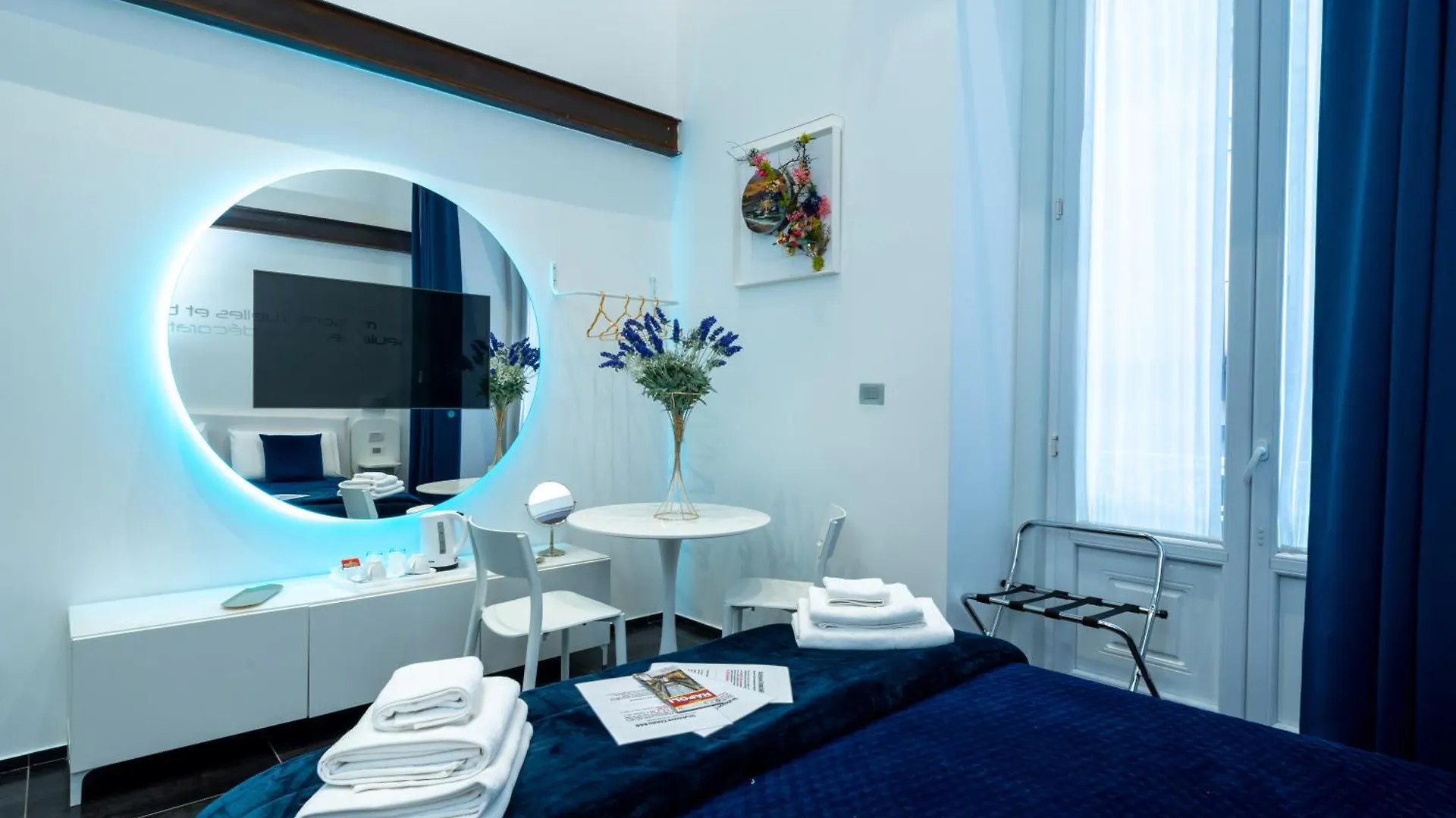 Skyhouse Chiaia Bed & Breakfast Naples