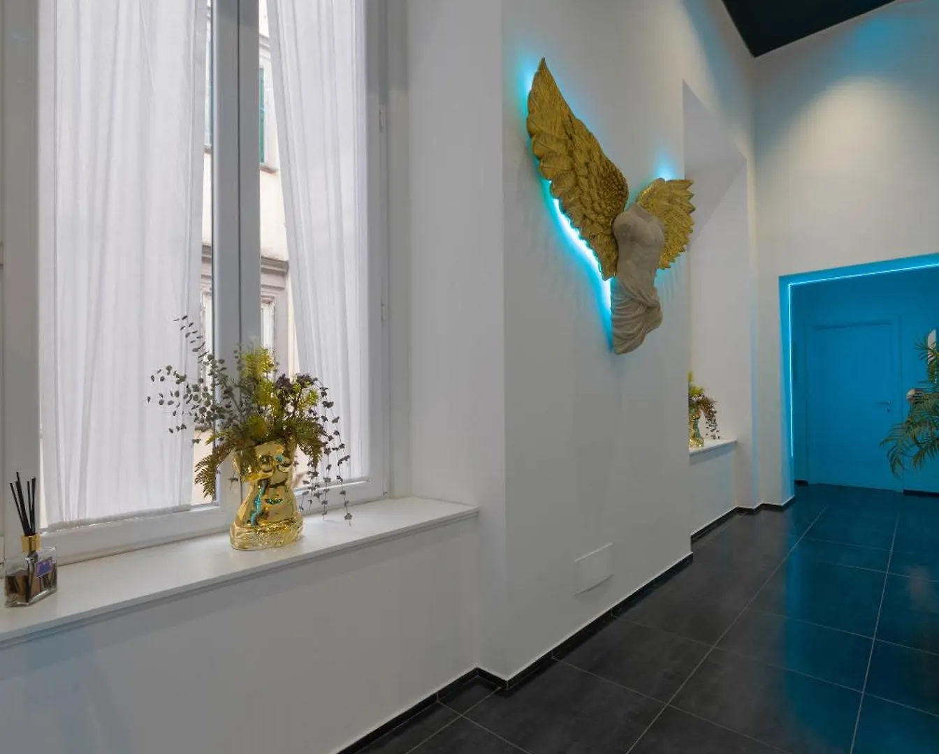 Skyhouse Chiaia Bed & Breakfast Naples 2*,