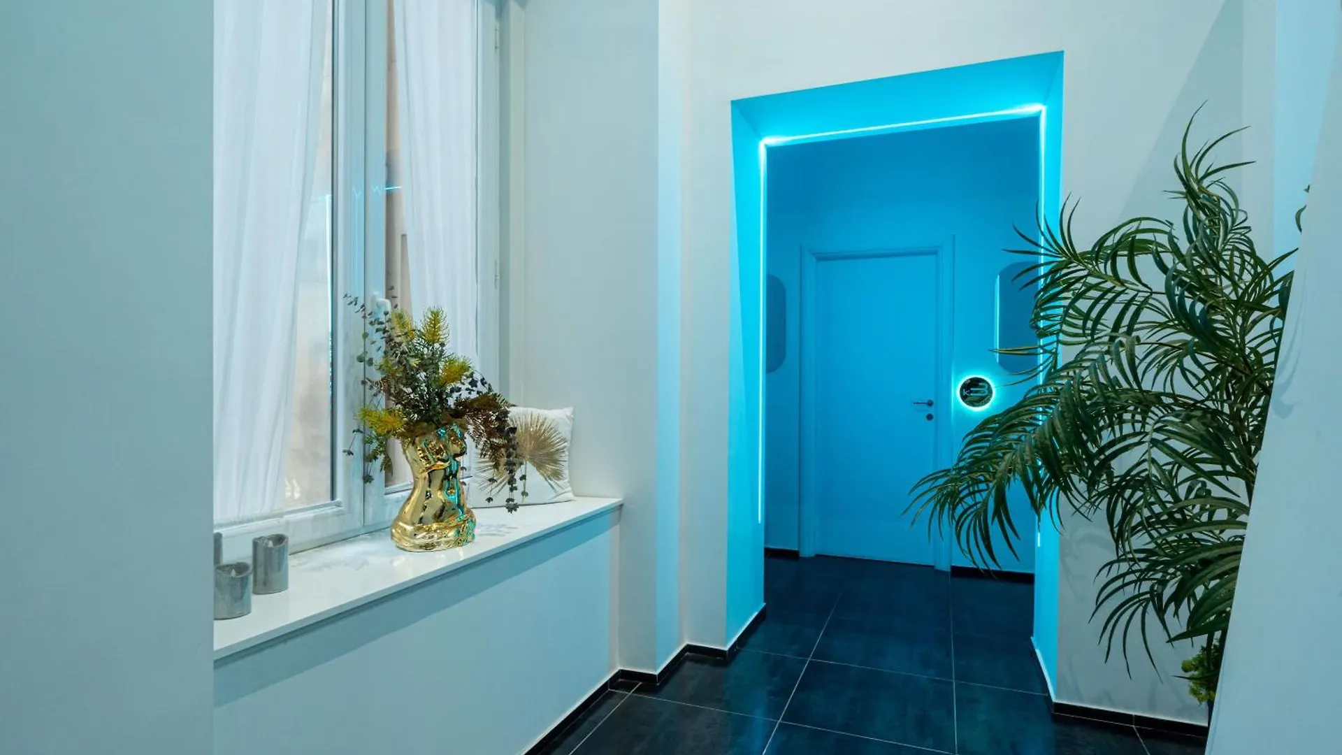 Skyhouse Chiaia Bed & Breakfast Naples