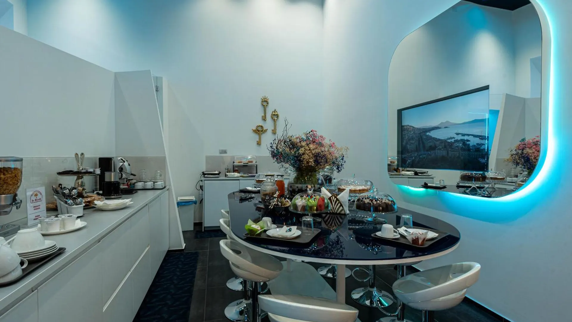 Skyhouse Chiaia Bed & Breakfast Naples 2*,  Italy
