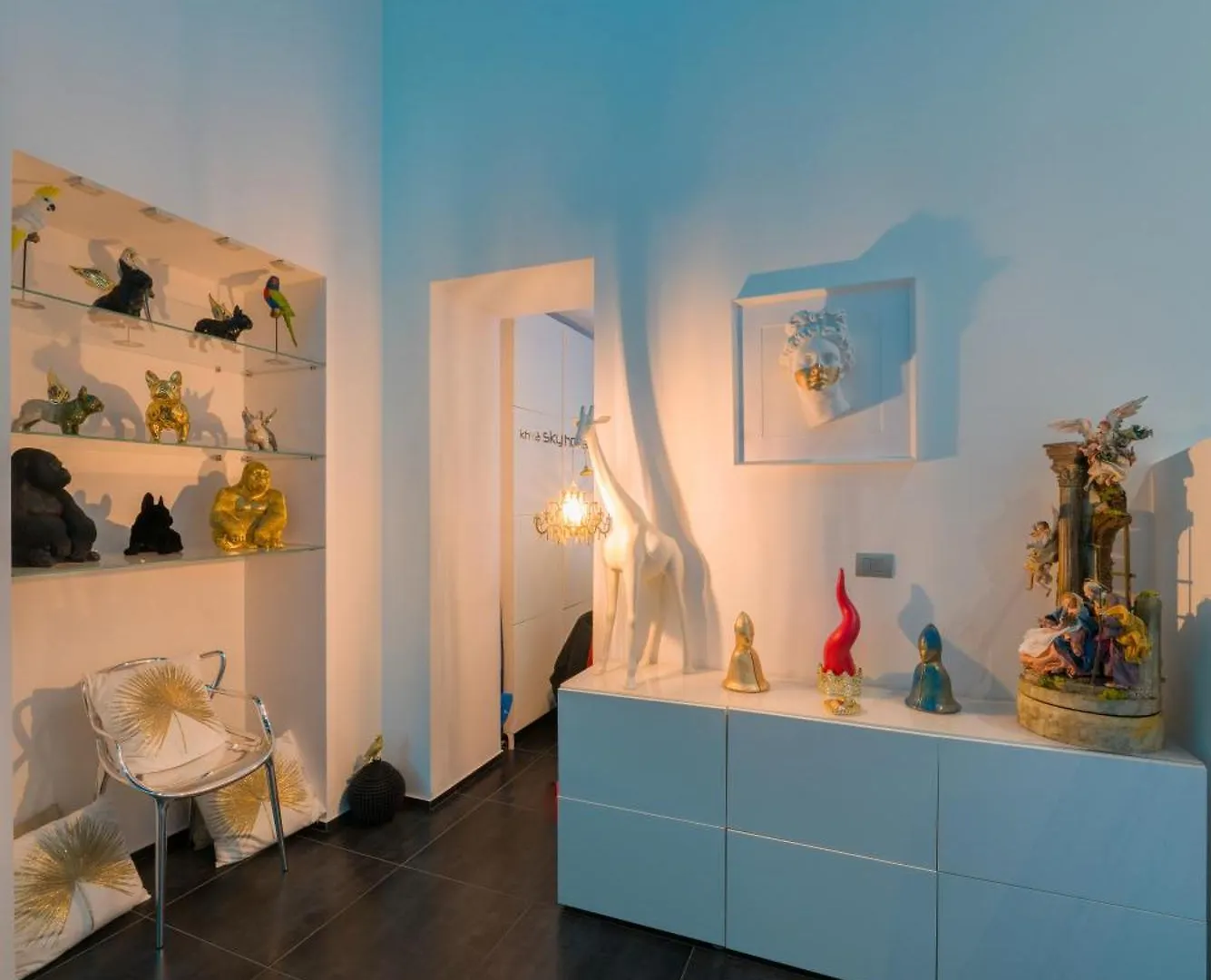 Skyhouse Chiaia Bed & Breakfast Naples 2*,  Italy